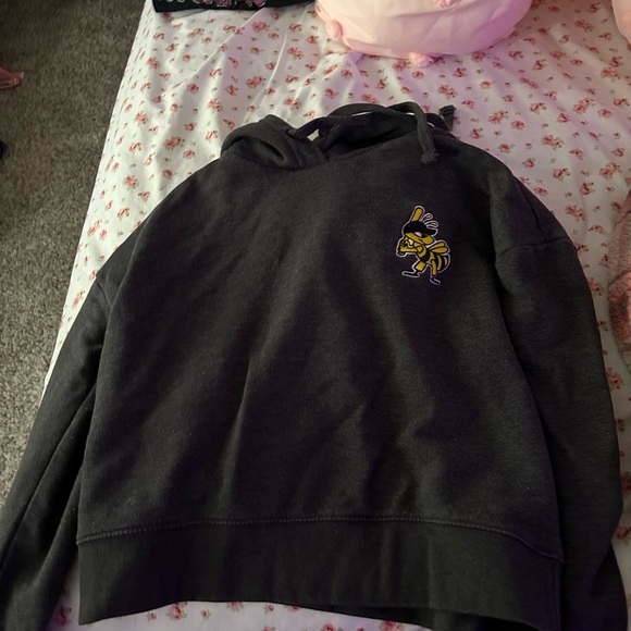 clothes - Picture 3 of 7